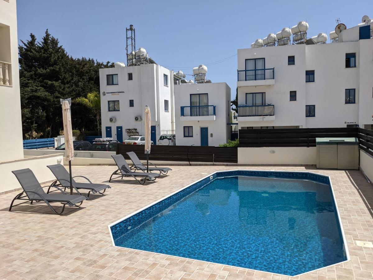 Cosy Apartment In Kato Paphos With Pool Access エクステリア 写真